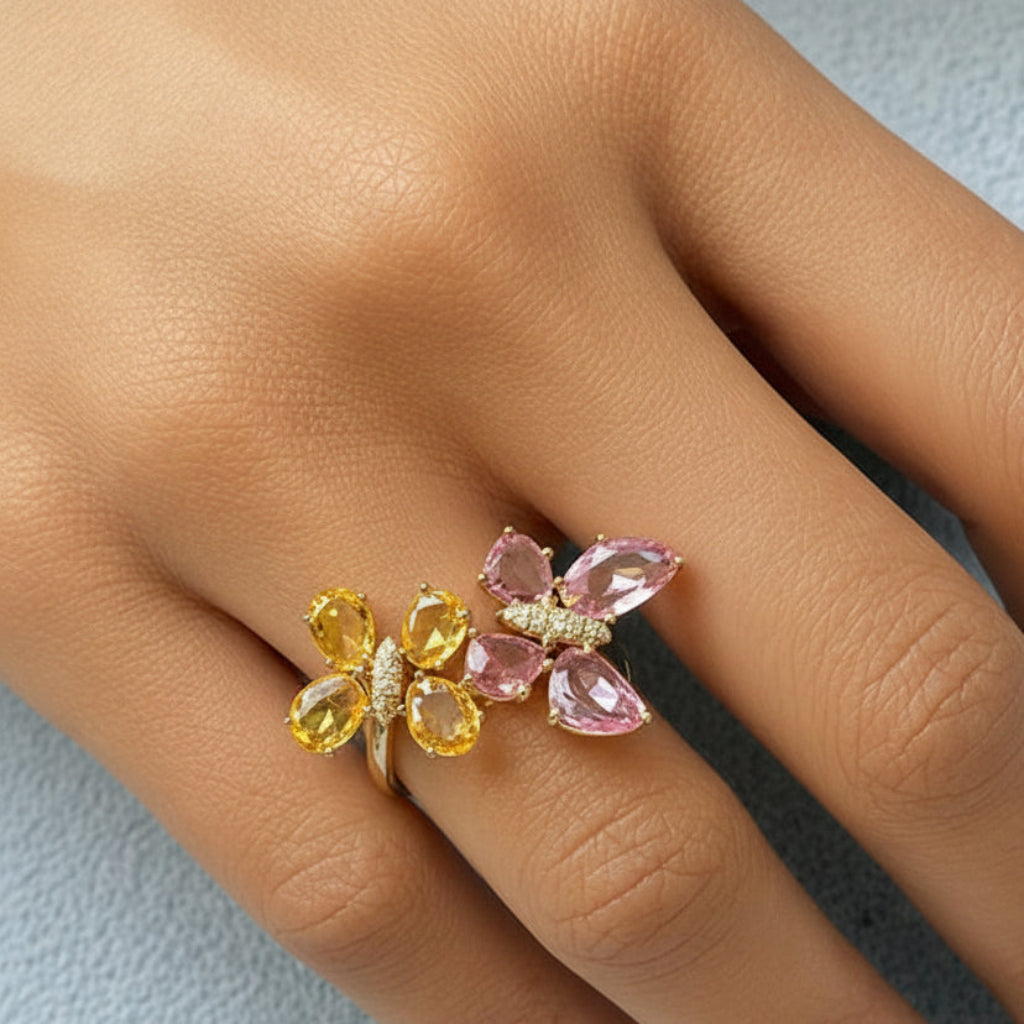 18k gold butterfly ring with 3.53 cts sapphires and 0.07 cts diamonds