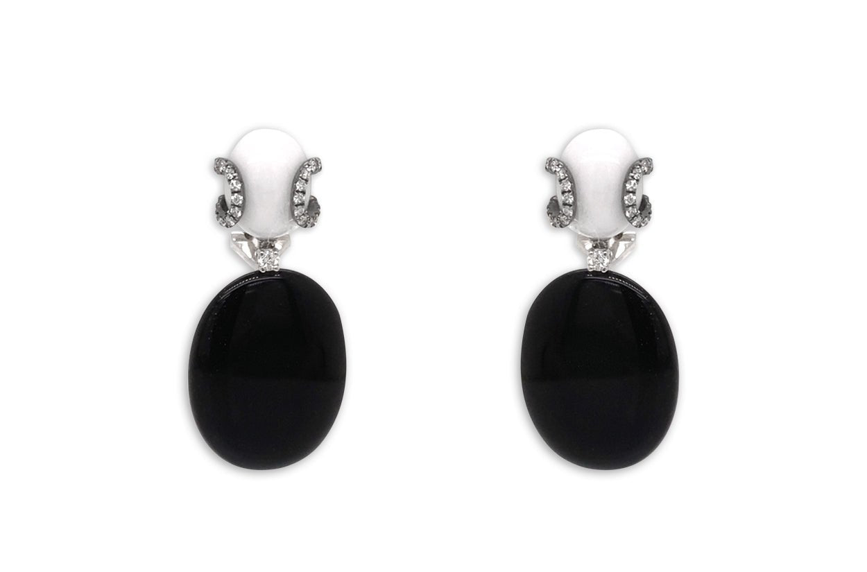 Earrings 18kt Gold Onyx & White Agatha Diamonds - Diamond Tales Fine Jewelry