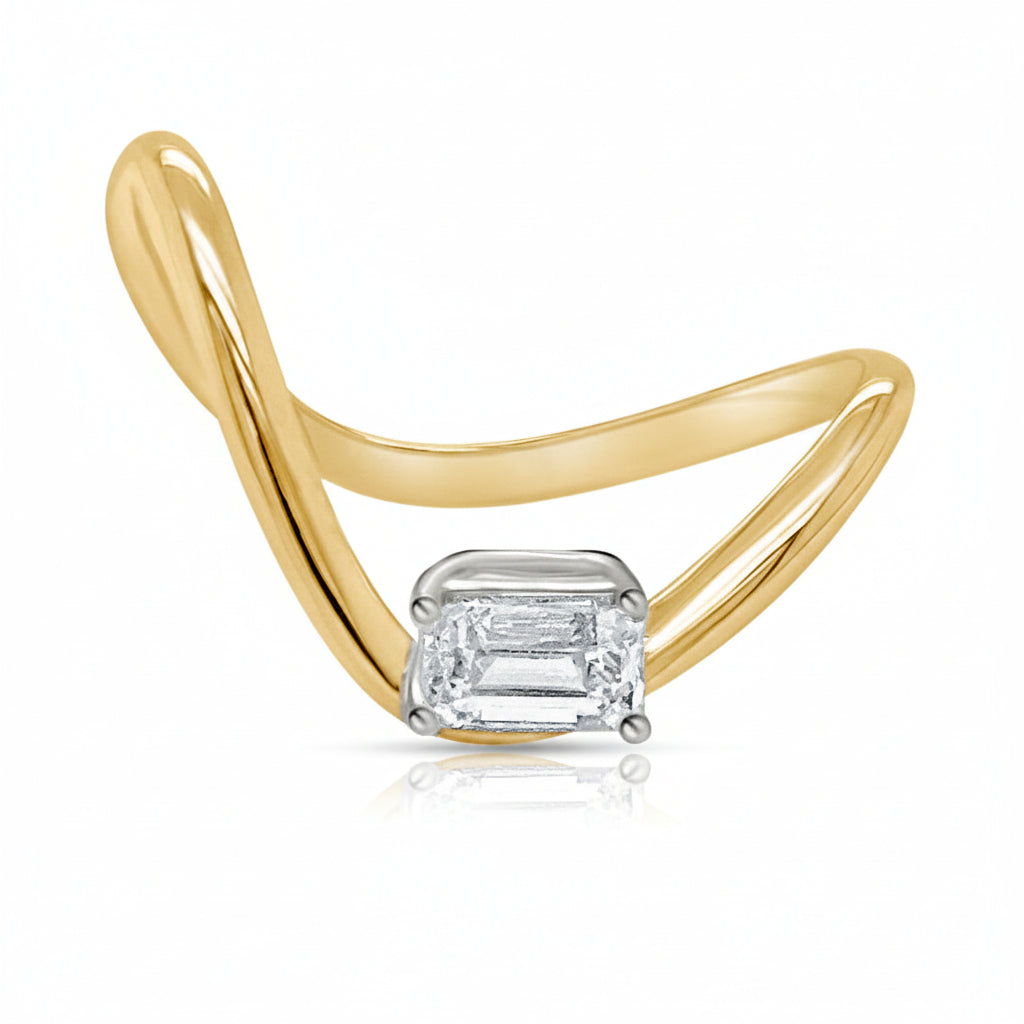 18k yellow gold solitaire ring with an emerald-cut diamond of 0.42 carats