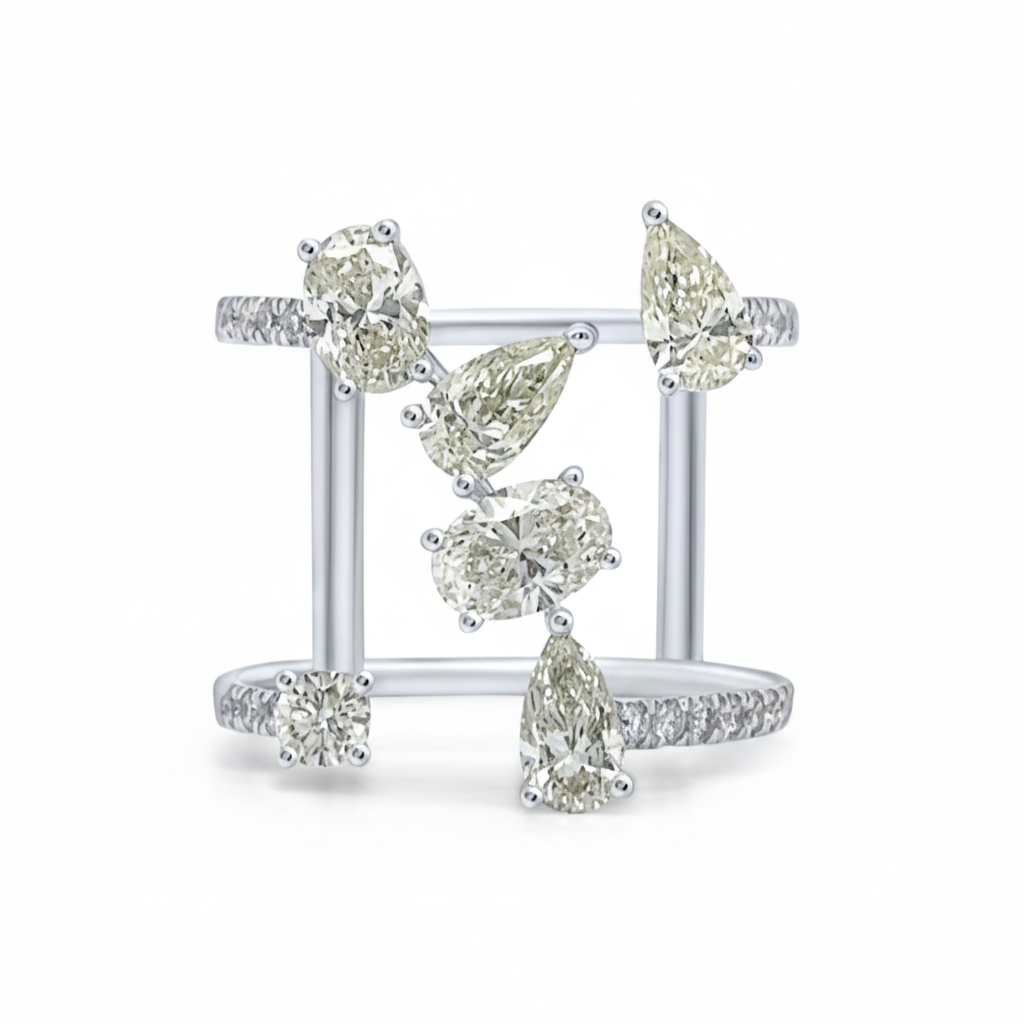 18k gold ring with mixed-cut natural diamonds