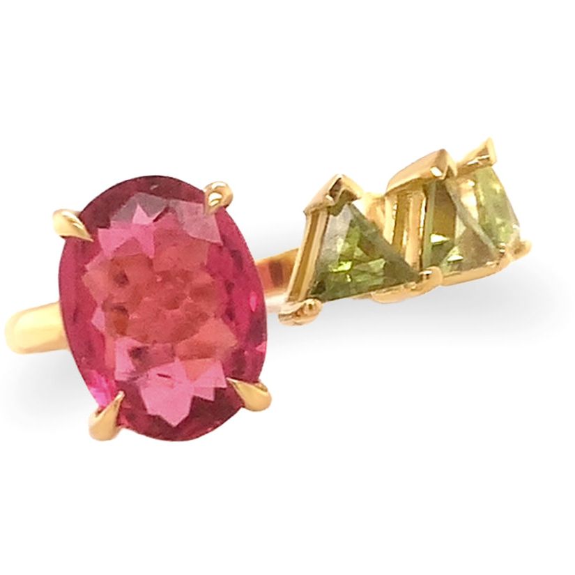 18k yellow gold ring with oval rubellite and green sapphire accents