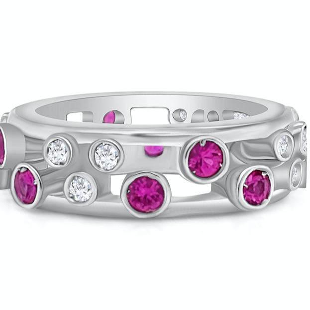 18k white gold ring with rubies and natural round diamonds