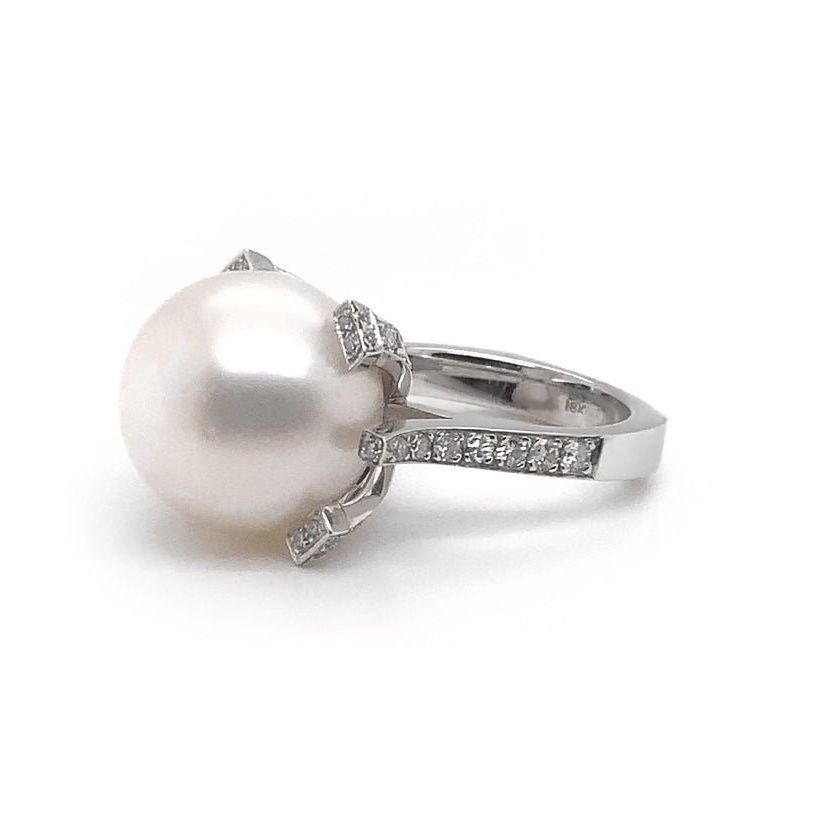 18k white gold ring with South Sea pearl and diamond accents