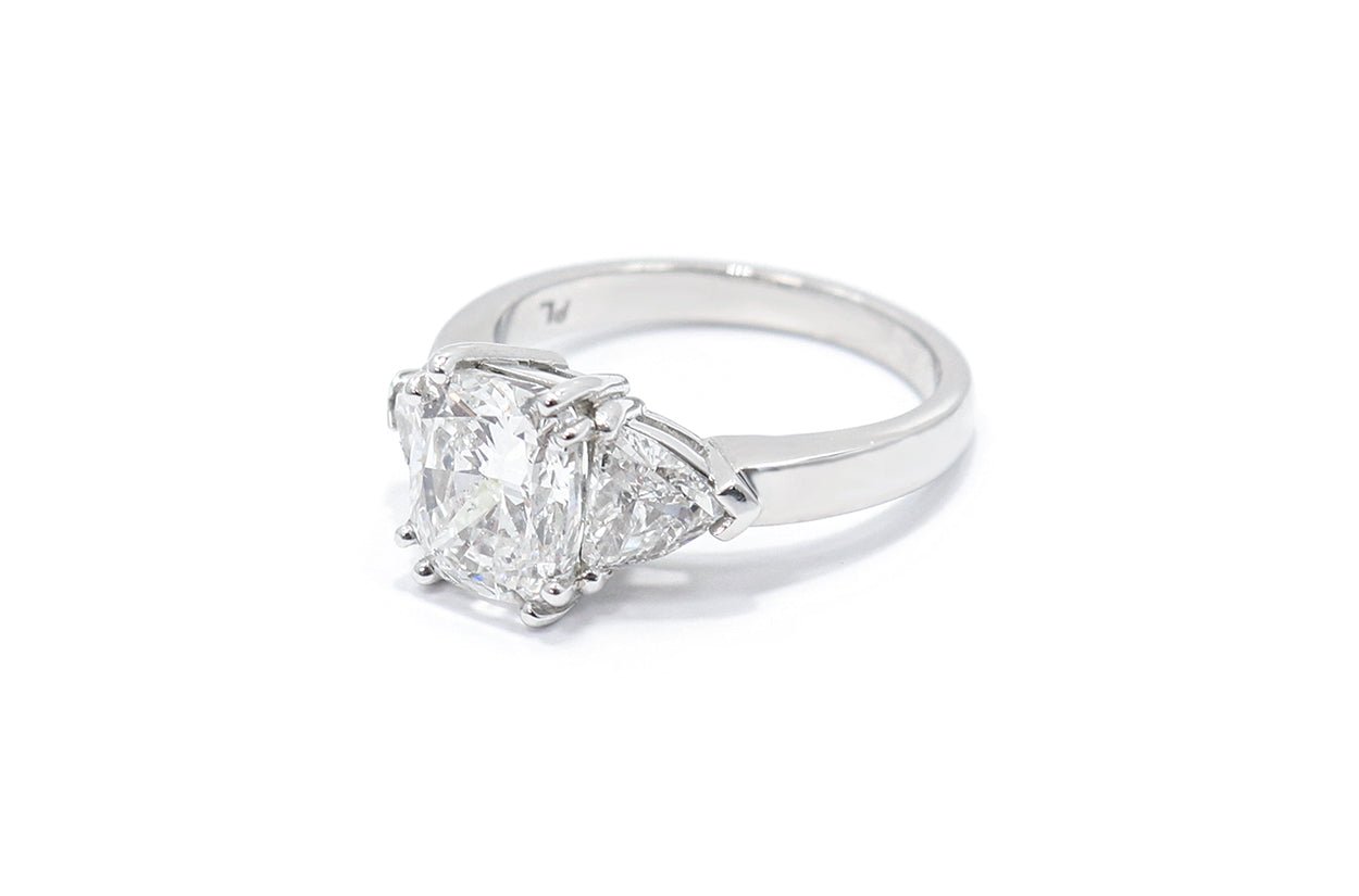 ustom engagement ring and private jeweler consultation