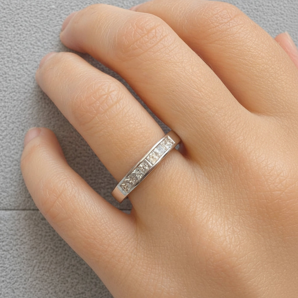 14k white gold half-band ring with 10 channel-set diamonds (0.33 cts)