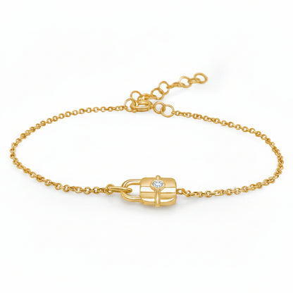 14k yellow gold chain padlock bracelet with 0.04 ct diamond