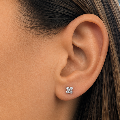 18k gold flower cluster stud earrings with 0.26 cts diamonds