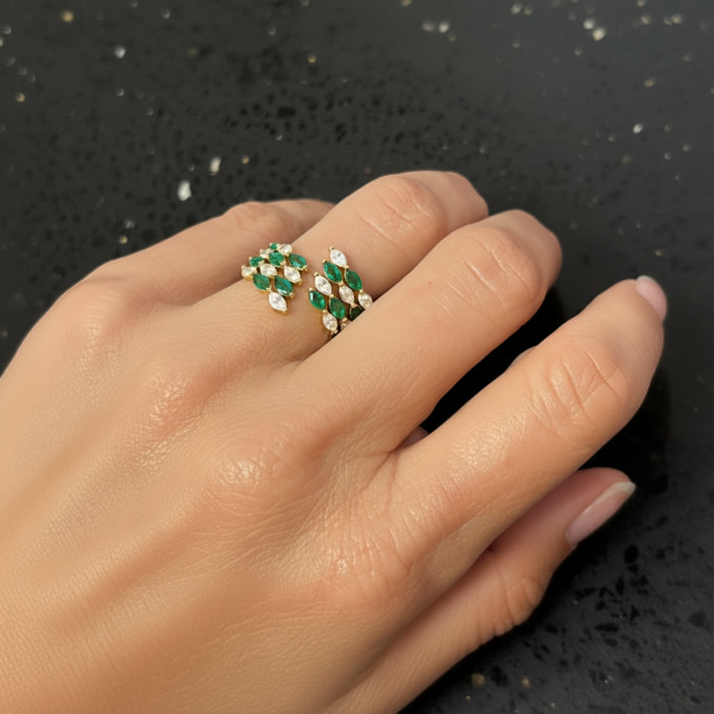 18k yellow gold ring with alternating emeralds and round diamonds band