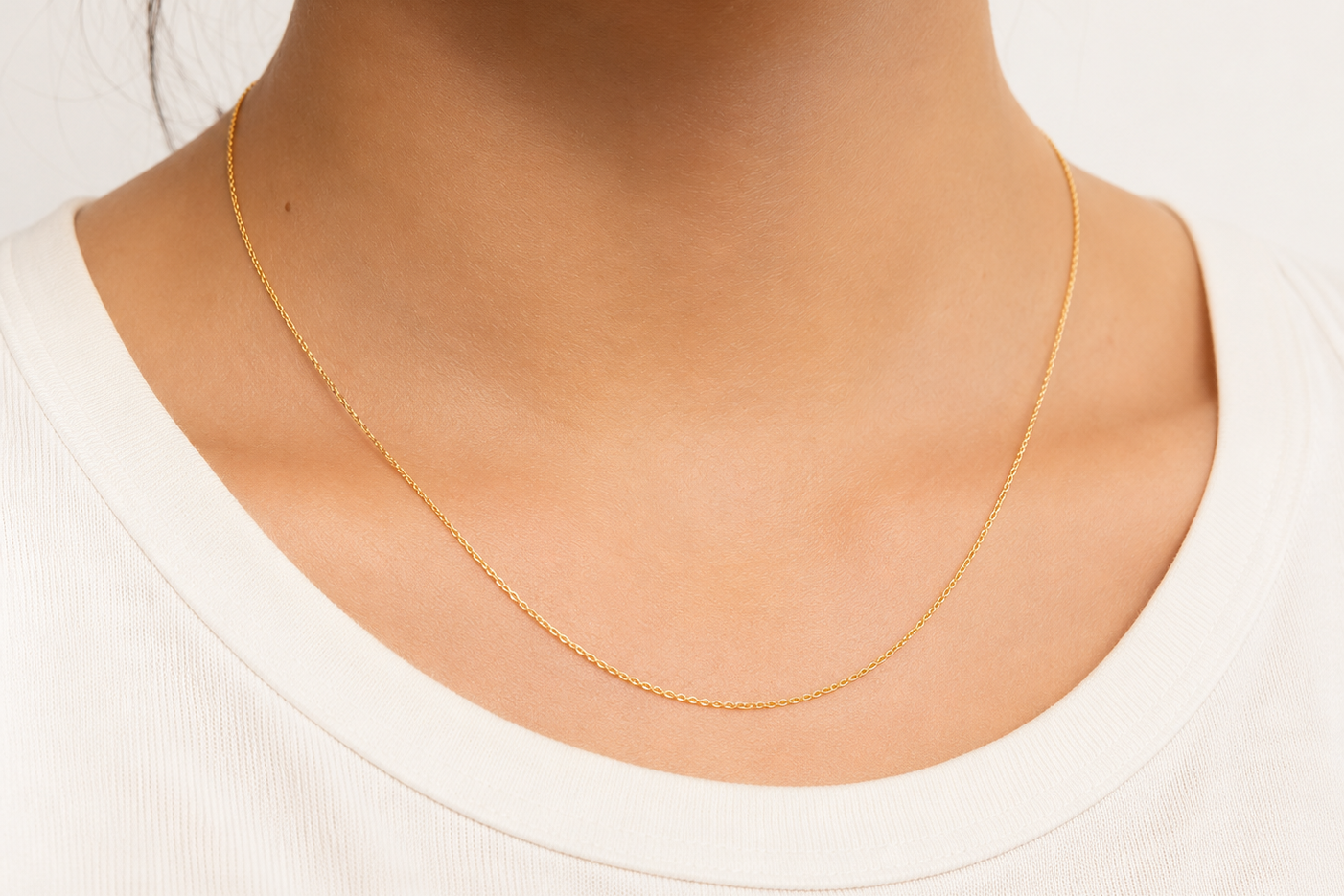 18k gold adjustable rolo chain with jump ring, close up