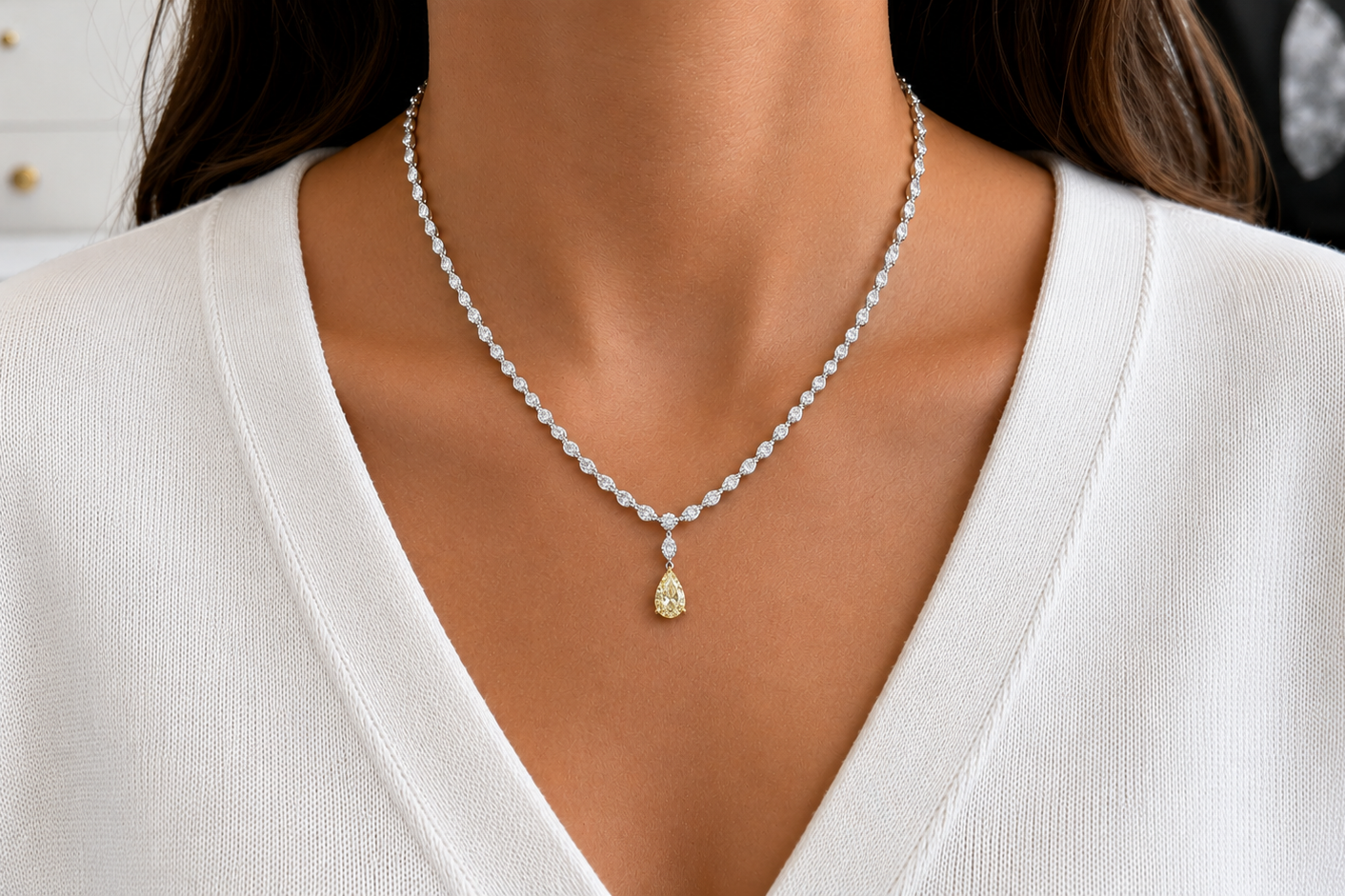 Necklace 14kt Gold Diamonds with Fancy Light Yellow Pear Diamond