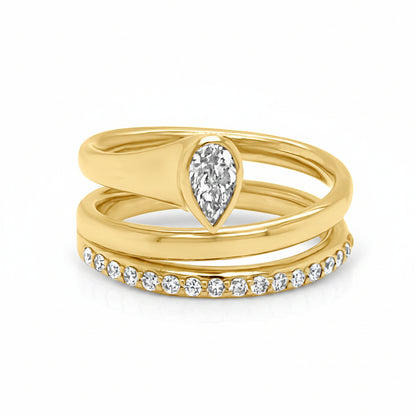 18k yellow gold ring with pear-shape yellow diamond 0.29 cts and round diamonds