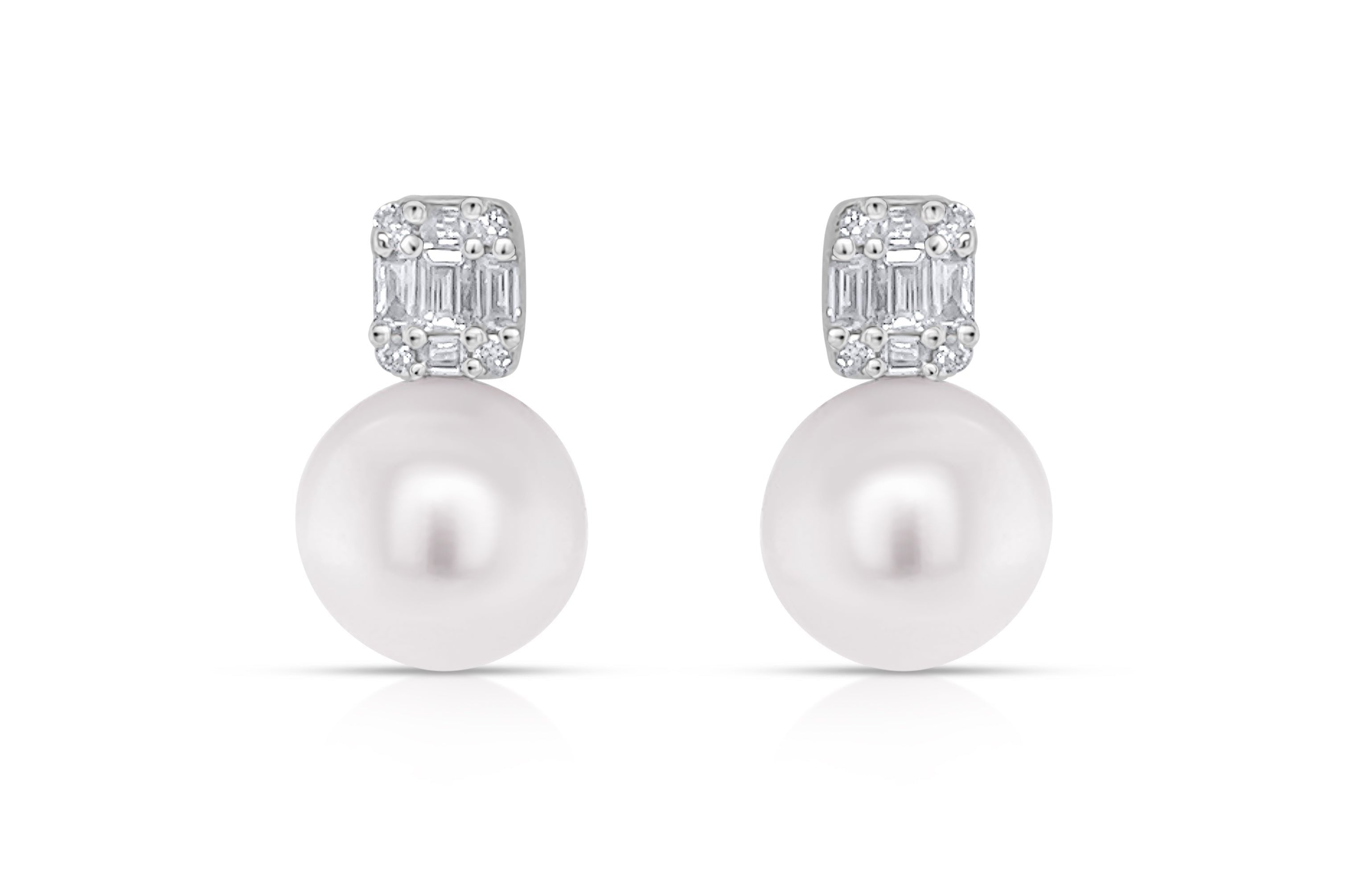 Earrings 18k Gold Pearl and Emerald Illusion Diamonds Studs