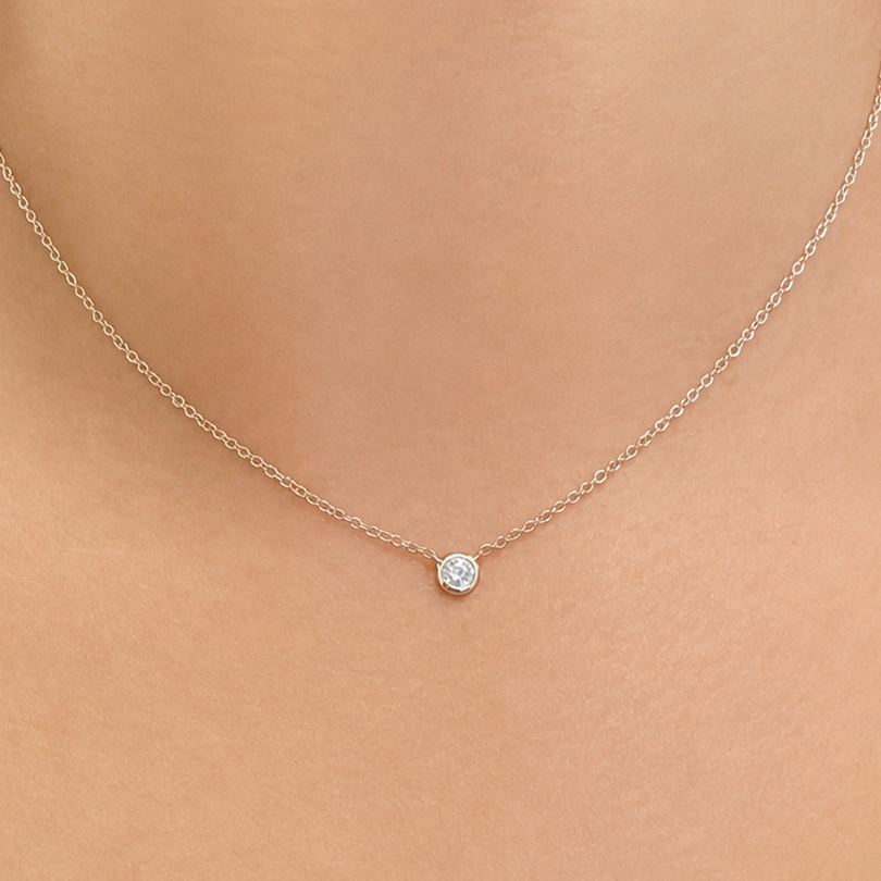 14k yellow gold central diamond necklace by Diamond Tales