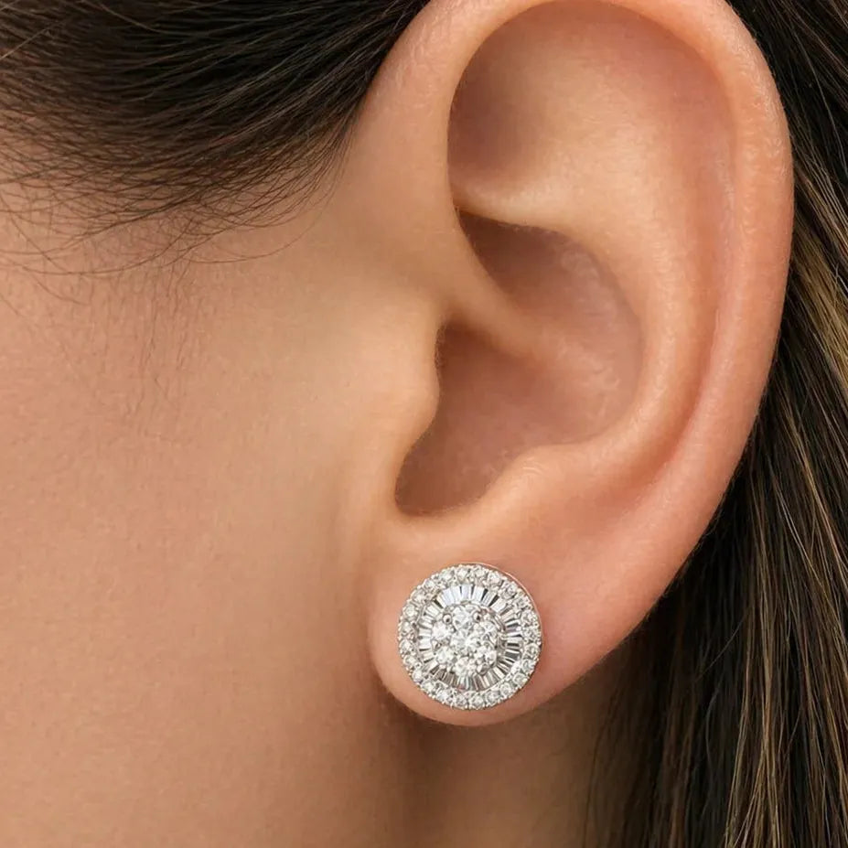 18k gold stud earrings with baguette and round brilliant-cut diamonds totaling 0.46 carats