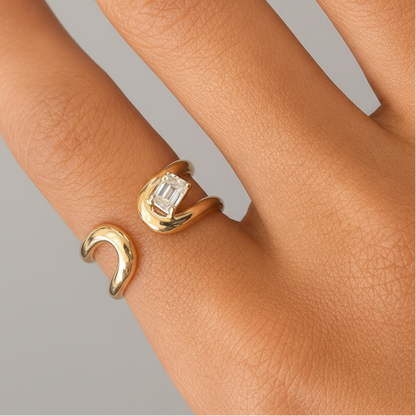 18k gold open ring with emerald-cut diamond by Diamond Tales