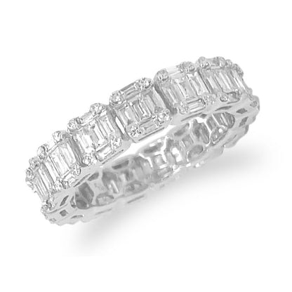 18k white gold eternity ring with emerald illusion diamond setting