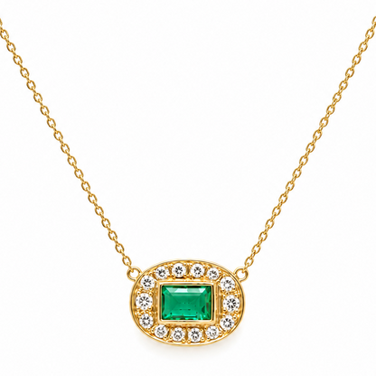 18k gold necklace with emerald and pavé diamonds