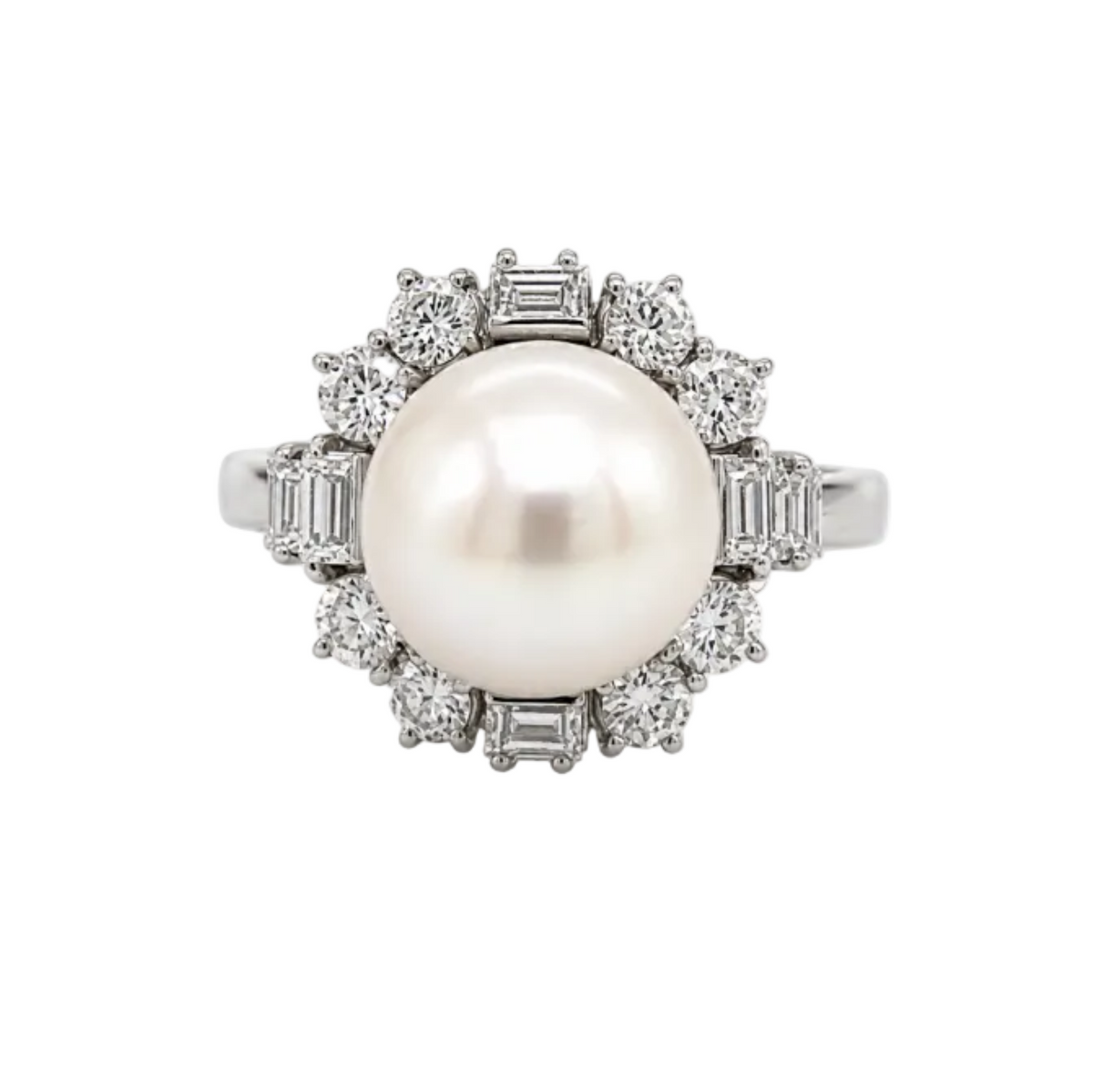18k white gold ring with pearl and diamonds