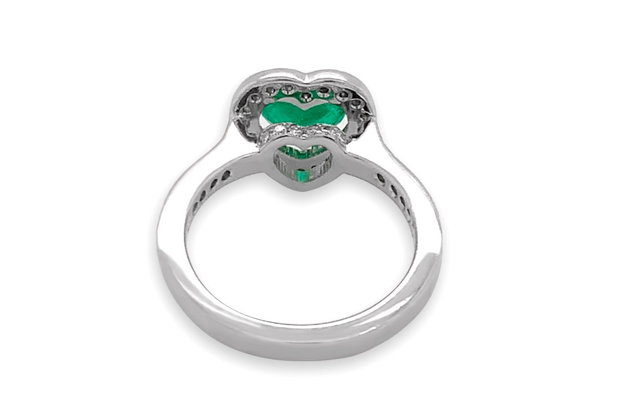 Ring 18kt Gold Emerald Heart &amp; Diamonds - Diamond Tales Fine Jewelry