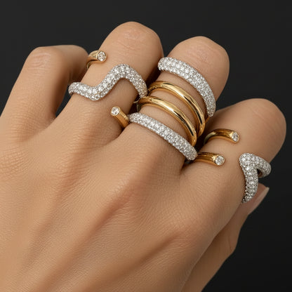 18k yellow gold contour diamond ring with pavé round brilliant diamonds