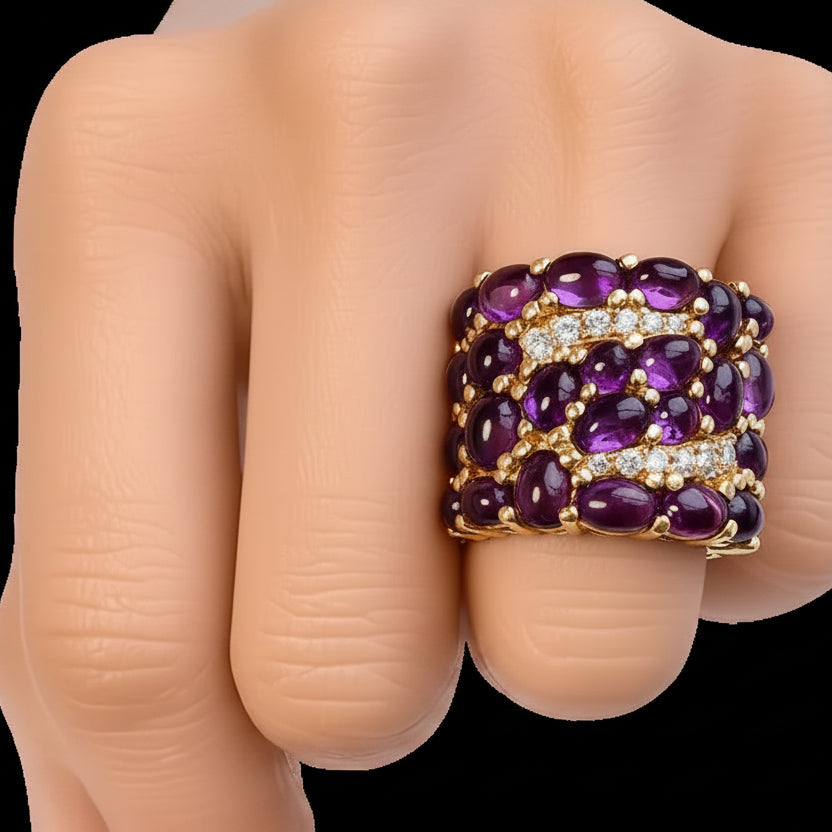 18k yellow gold ring with bezel-set amethyst and pavé round brilliant diamond accents