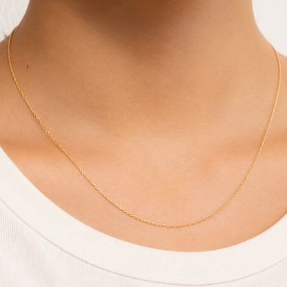 18k gold adjustable rolo chain with jump ring, close up