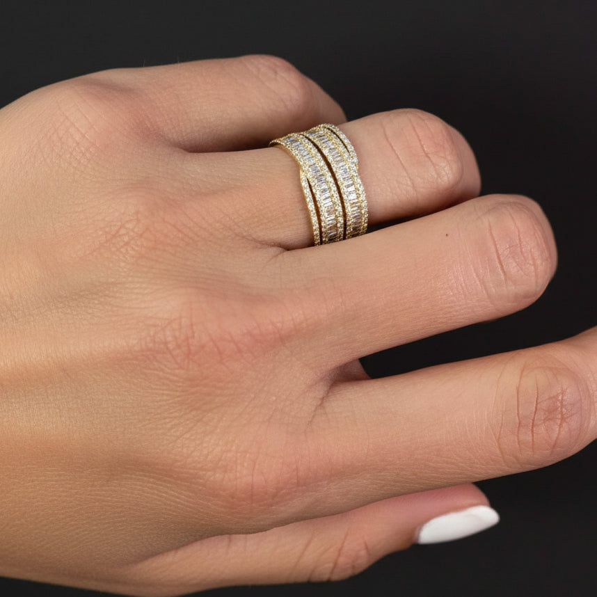 18k yellow gold double-band ring with 130 round and baguette-cut diamonds totaling approximately 0.80 cts