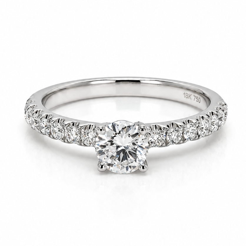 18k gold ring with round diamond and pavé diamonds