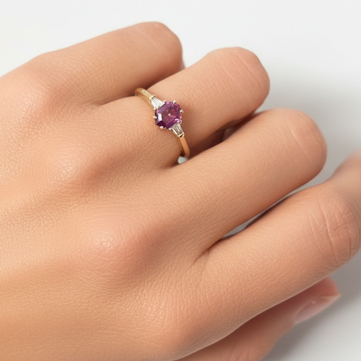 18k yellow gold ring with rubies and baguette diamonds by Diamond Tales